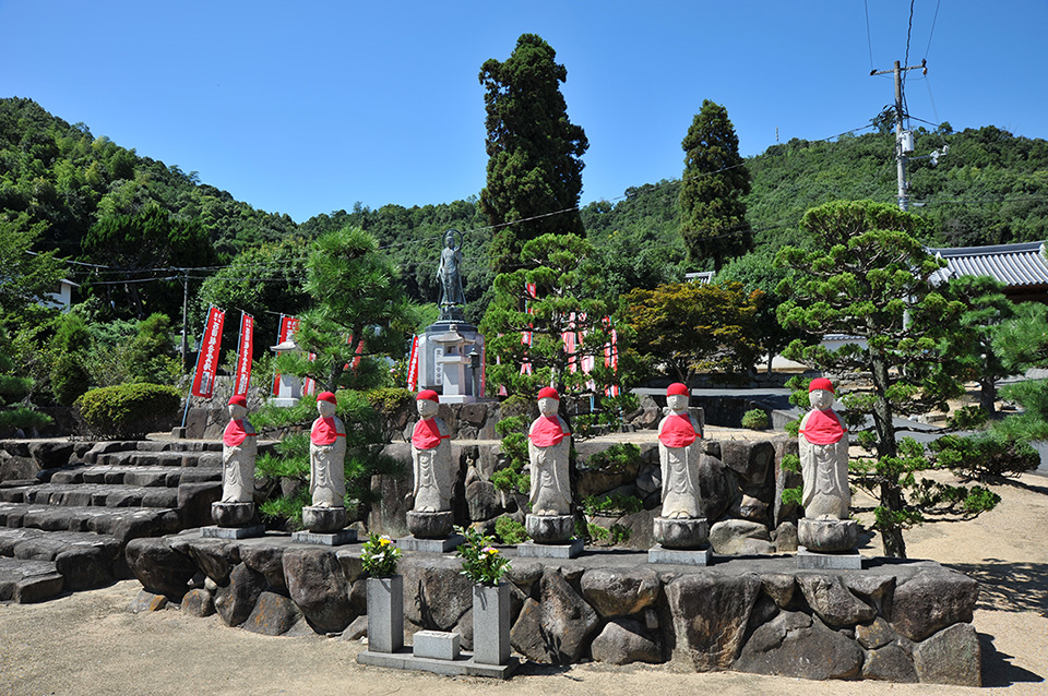 長川寺境内の写真